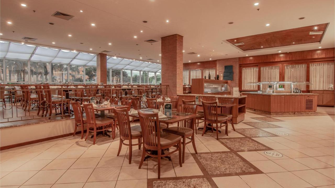 Hotel Deville Prime Porto Alegre Dış mekan fotoğraf The restaurant