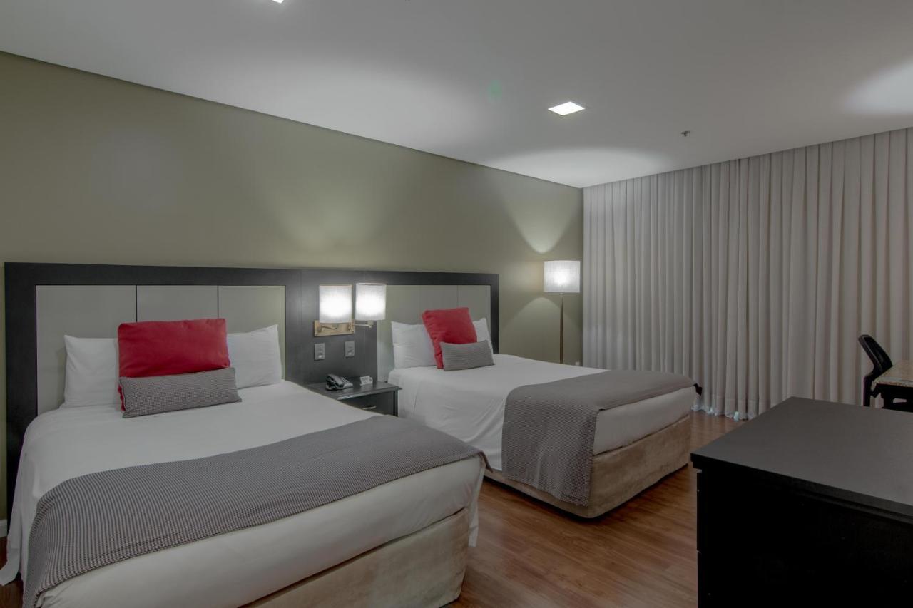 Hotel Deville Prime Porto Alegre Oda fotoğraf