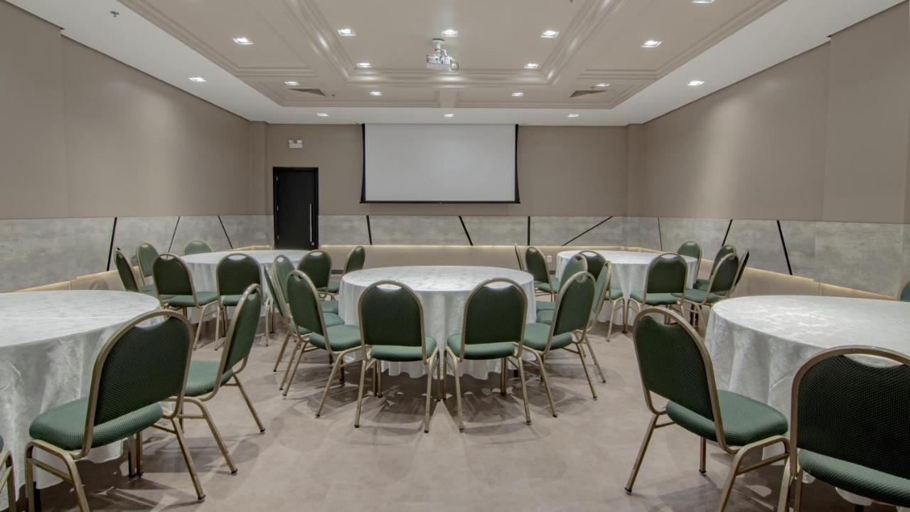 Hotel Deville Prime Porto Alegre Dış mekan fotoğraf Meeting room