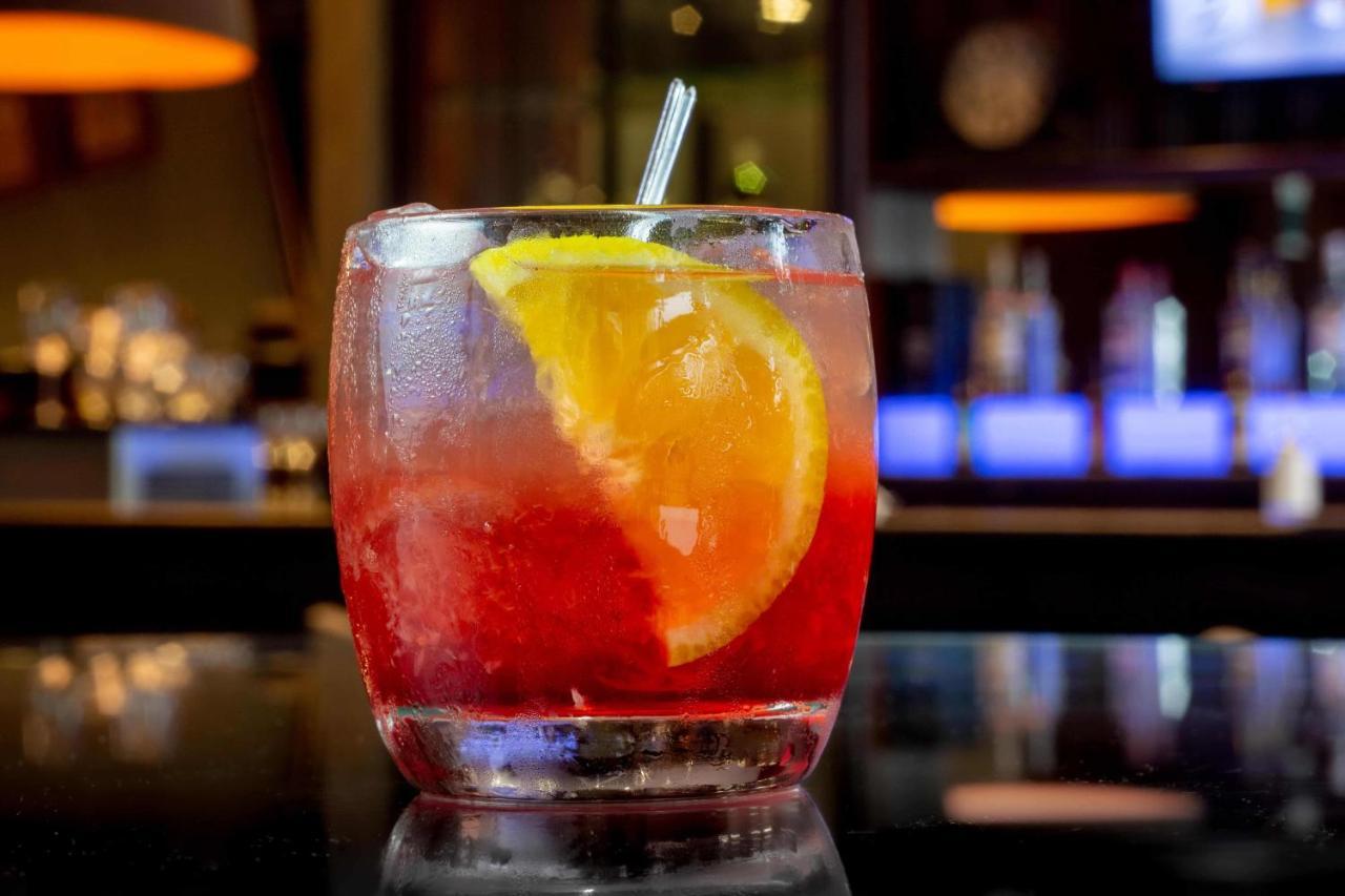 Hotel Deville Prime Porto Alegre Dış mekan fotoğraf A Sea Breeze cocktail