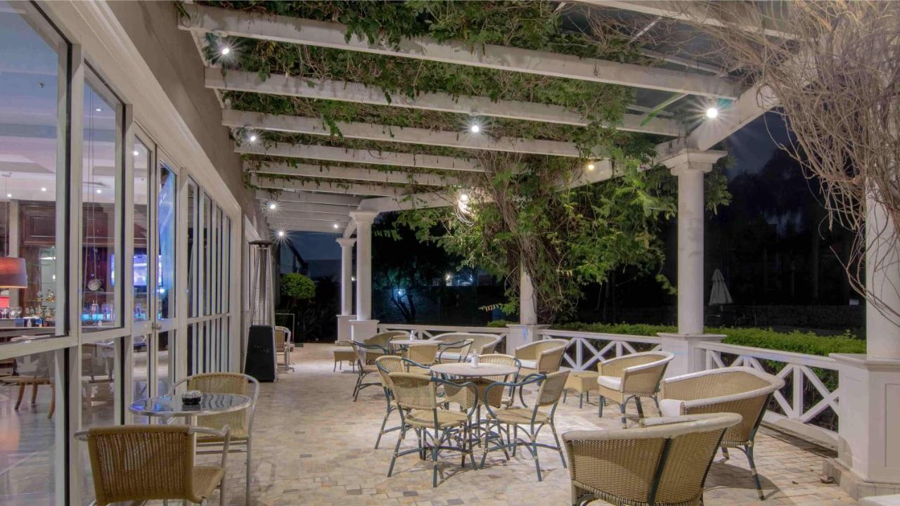 Hotel Deville Prime Porto Alegre Dış mekan fotoğraf The Pergola